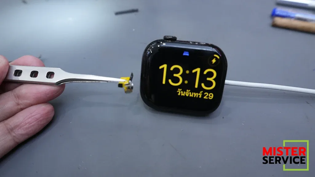 รีวิวซ่อม Apple Watch Digital Crown ใช้งานไม่ได้ หมุนไม่ได้ กดไม่ติด แก้ไขอย่างไร?