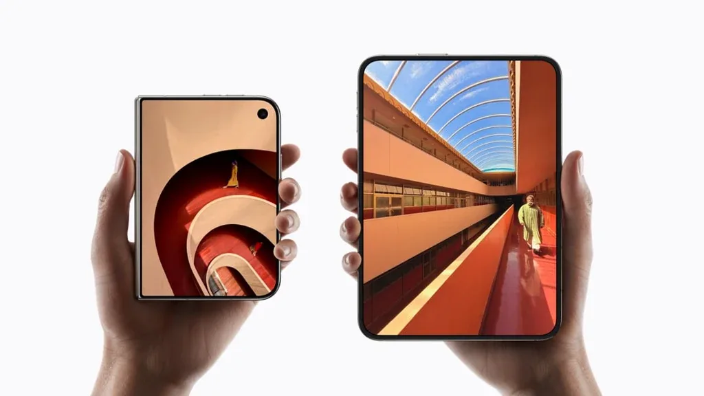 iPhone Duo แสดงขนาดจอด้านนอกและด้านใน
